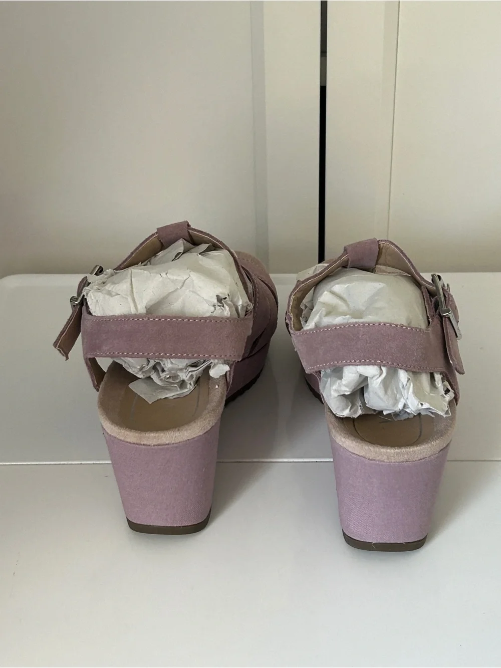 Vionic Tawny Mauve Suede Wedge Sandals Women's 6.5 Wide T-Strap Buckle Comfort